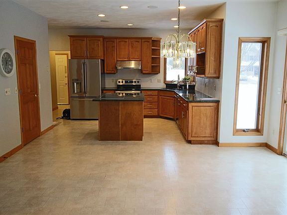 3rd image of 991 Northcreek Dr