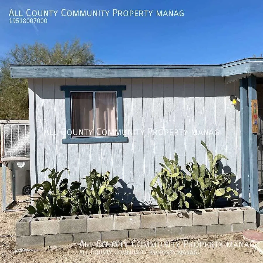 2 Bed 1 Bath Single Family Home in Joshua Tree! — Photo 3