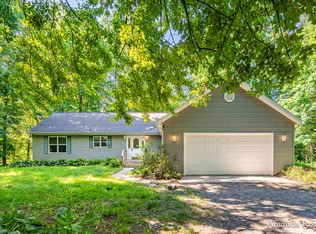650 Parnell Ave SE, Lowell, MI 49331