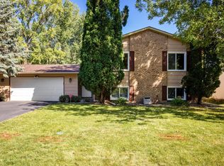 7432 Drew Ave N, Brooklyn Park, MN 55443