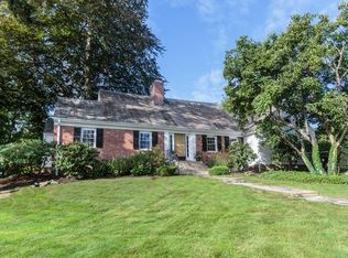 22 Kirkland Cir, Wellesley, MA 02481
