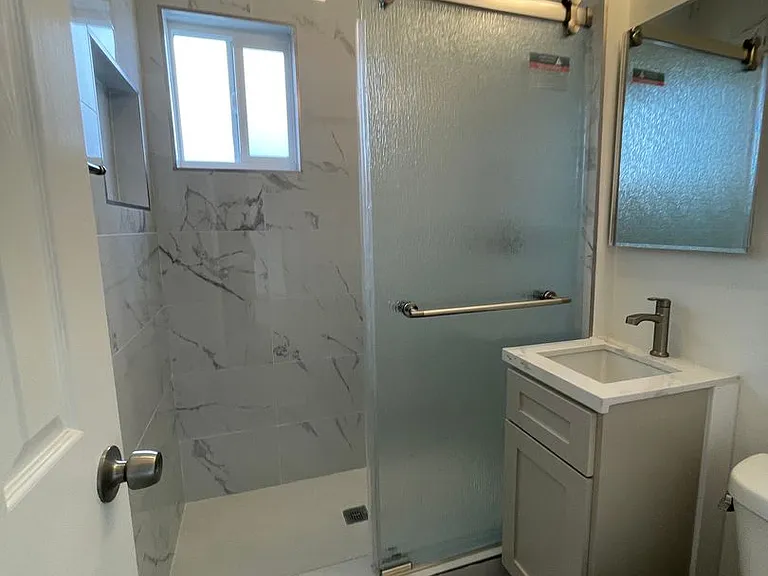 1565 S. Hobart Blvd — Photo 27