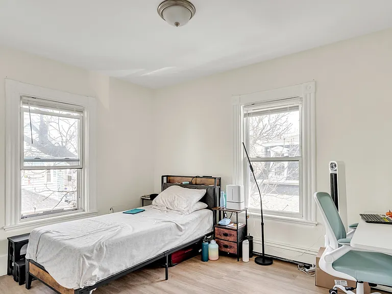 20 Ashford St #1A — Photo 7