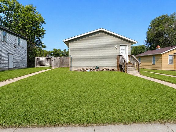 4th image of 714 S 11th St