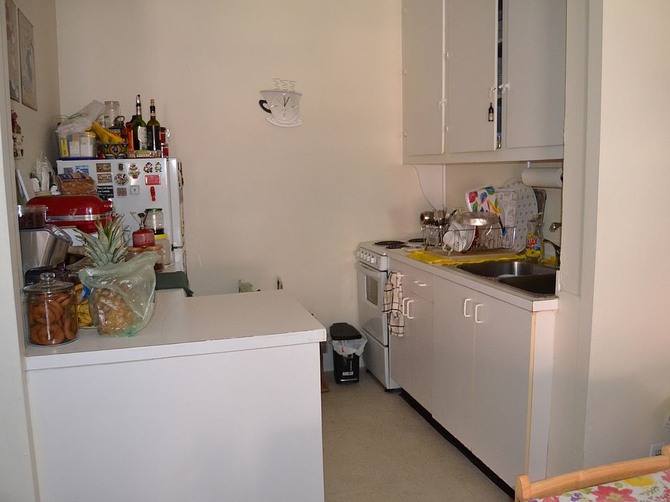 2nd image of 499 Beacon St APT 4C