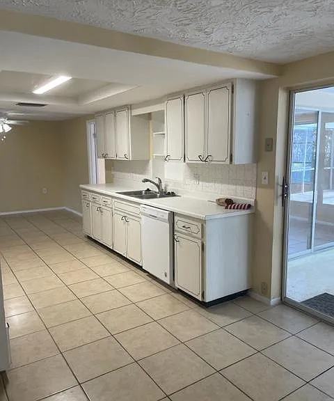 5031 Stardale Dr — Photo 8