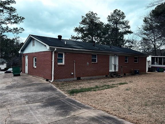 3rd image of 2830 Petersburg Ct