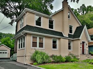 1080 Sussex Rd, Teaneck, NJ 07666