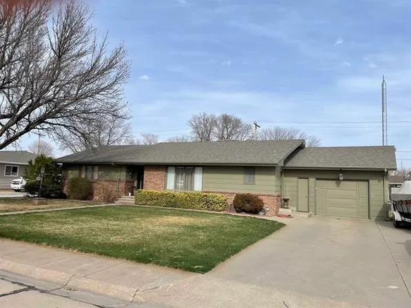 1608 Little Sioux Ln, Cozad, NE 69130