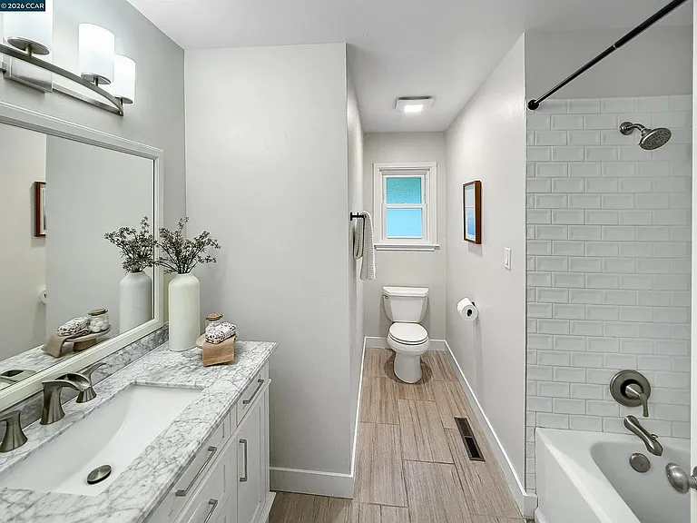 8 Cherry Hills Ct — Photo 9