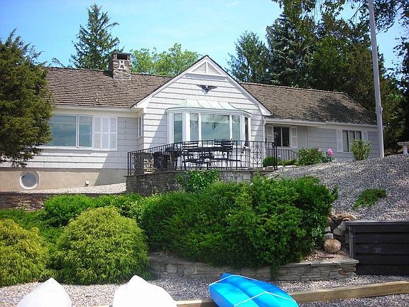 3rd image of 100 Buhler Ave