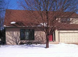 207 W Verleen Ave, Waunakee, WI 53597