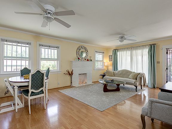 3rd image of 323 Sefton Ave