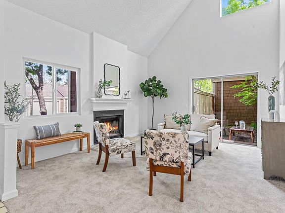 2nd image of 2754 Lakeview Drive