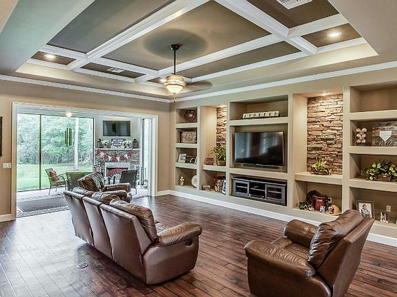 2nd image of 3019 Woodland Creek Trl