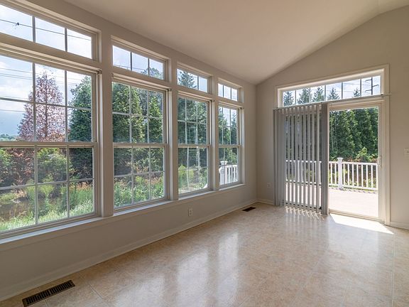 4th image of 31171 Mills Chase Dr