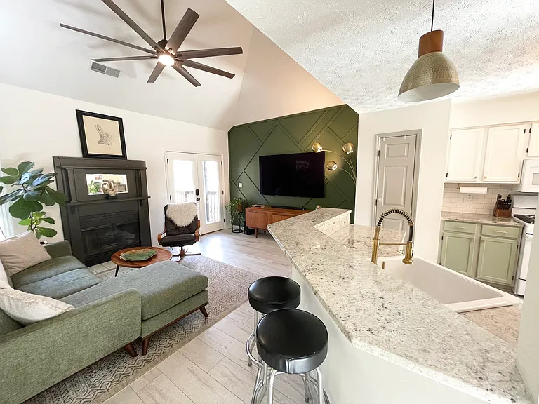 1109 Ashbury Dr — Photo 5