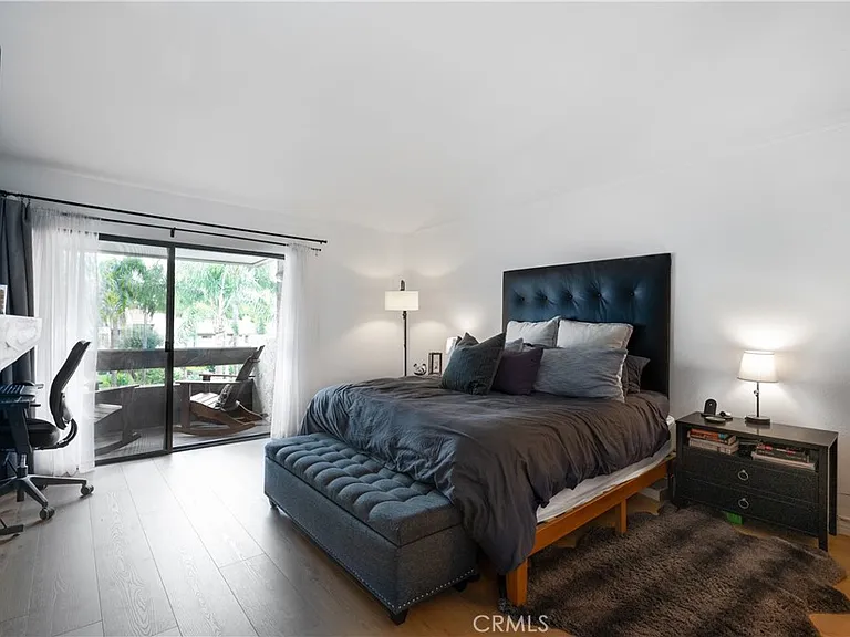 21500 Califa St — Photo 13