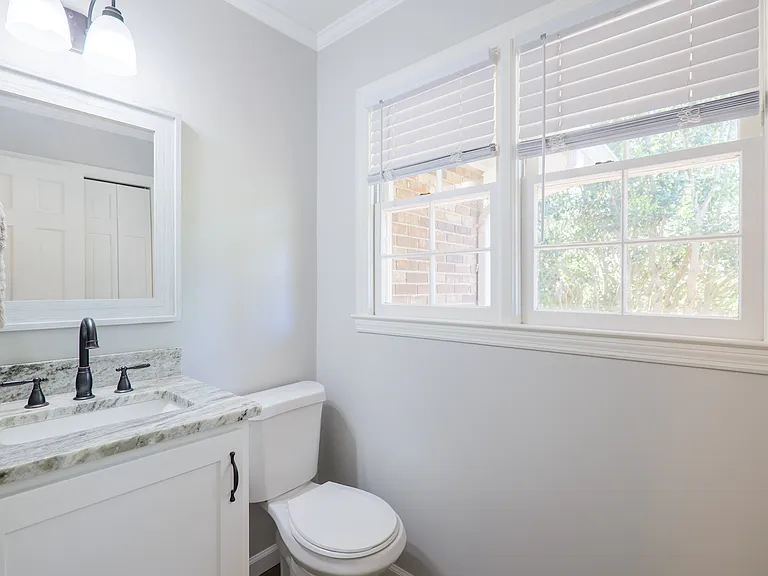 1/2 bath