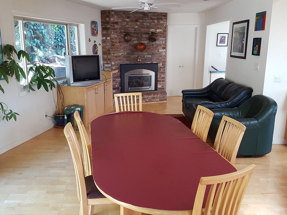 Dinning rom and fireplace