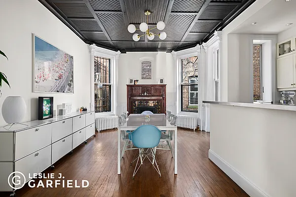 Sold by Leslie J. Garfield | media 6
