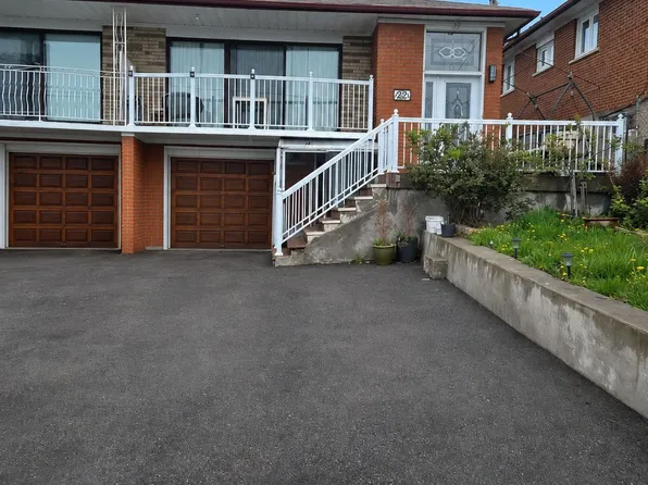 22 Brubeck Rd #Basement, Toronto, ON M9M 1W7