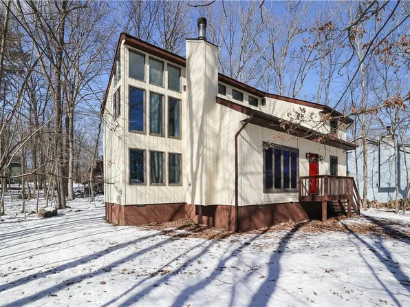 214 Mercedes Ct, East Stroudsburg, PA 18301