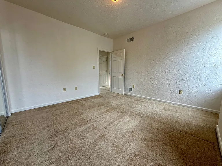 709 Bellefonte St — Photo 10