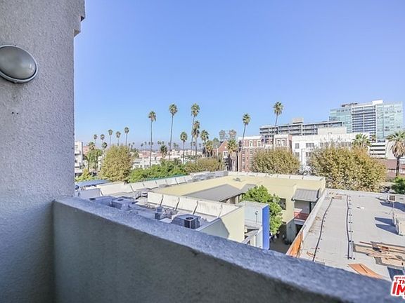 3rd image of 620 S Gramercy Pl APT 414