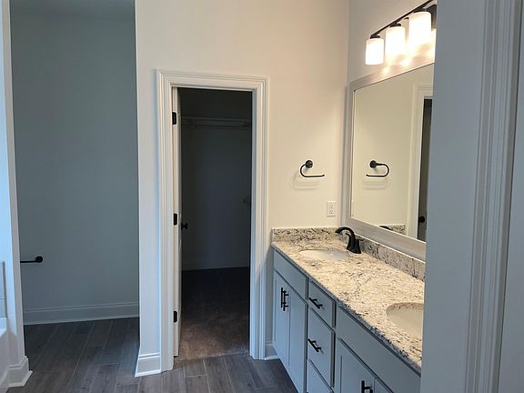 5th image of 433 Rue Evangeline
