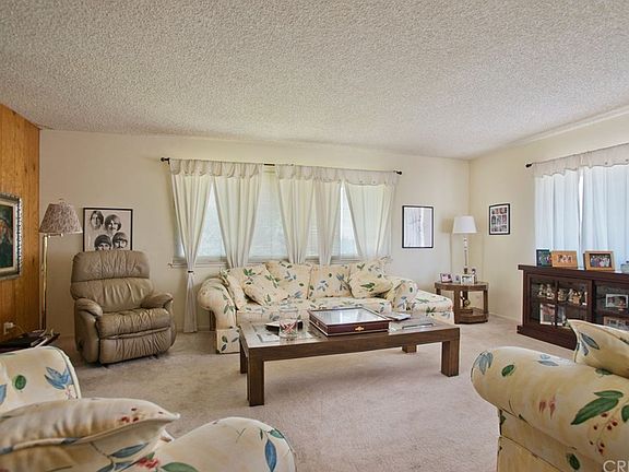 4th image of 9539 Woodley Ave