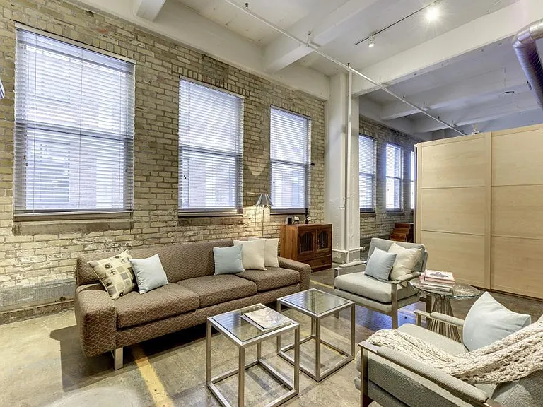 700 Washington Ave N #208 — Photo 4