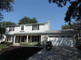 5568 Abington Rd, West Bloomfield, MI 48322