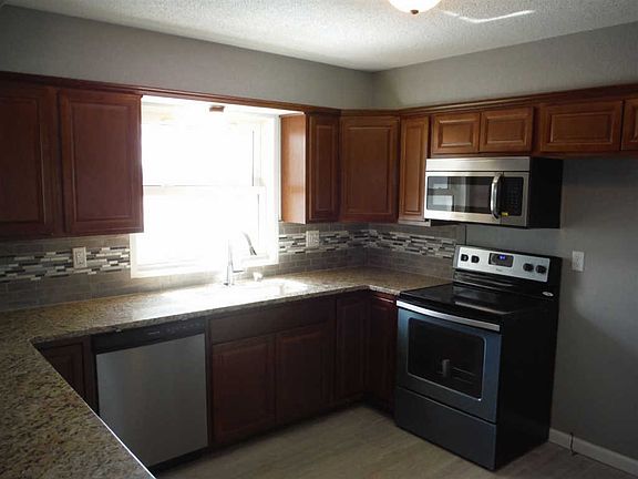 4th image of 3225 W Towanda Ave