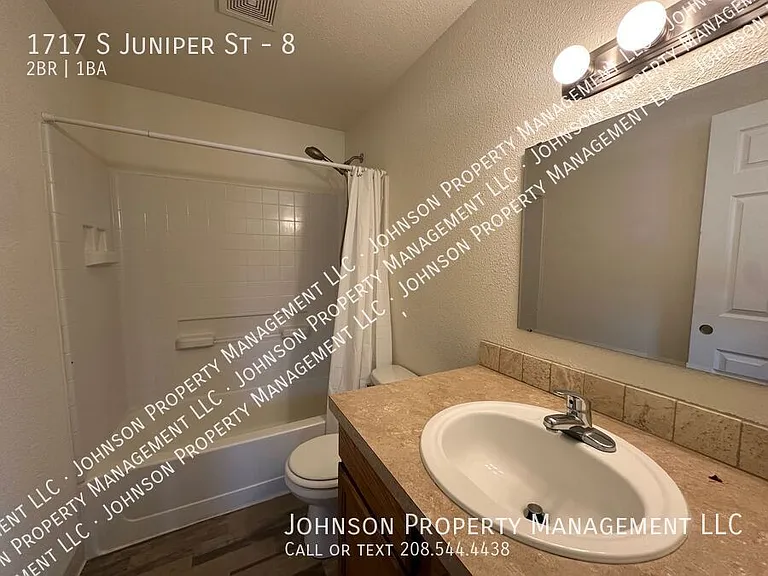 1717 S Juniper St #8 — Photo 10