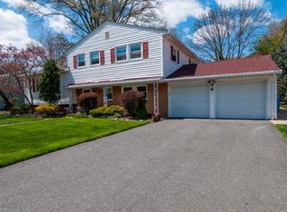 36 Stoneham Pl, Metuchen, NJ 08840