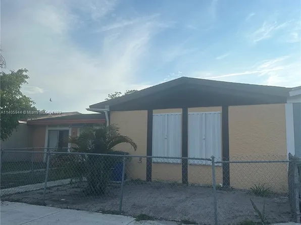 21444 NW 40th Circle Ct #21444, Opa Locka, FL 33055