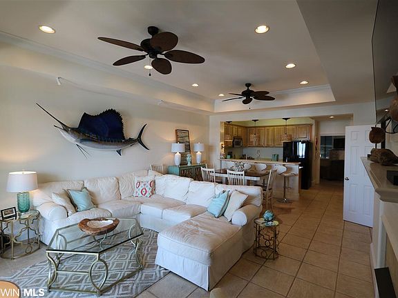 3rd image of 924 Delchamps Ave #5C