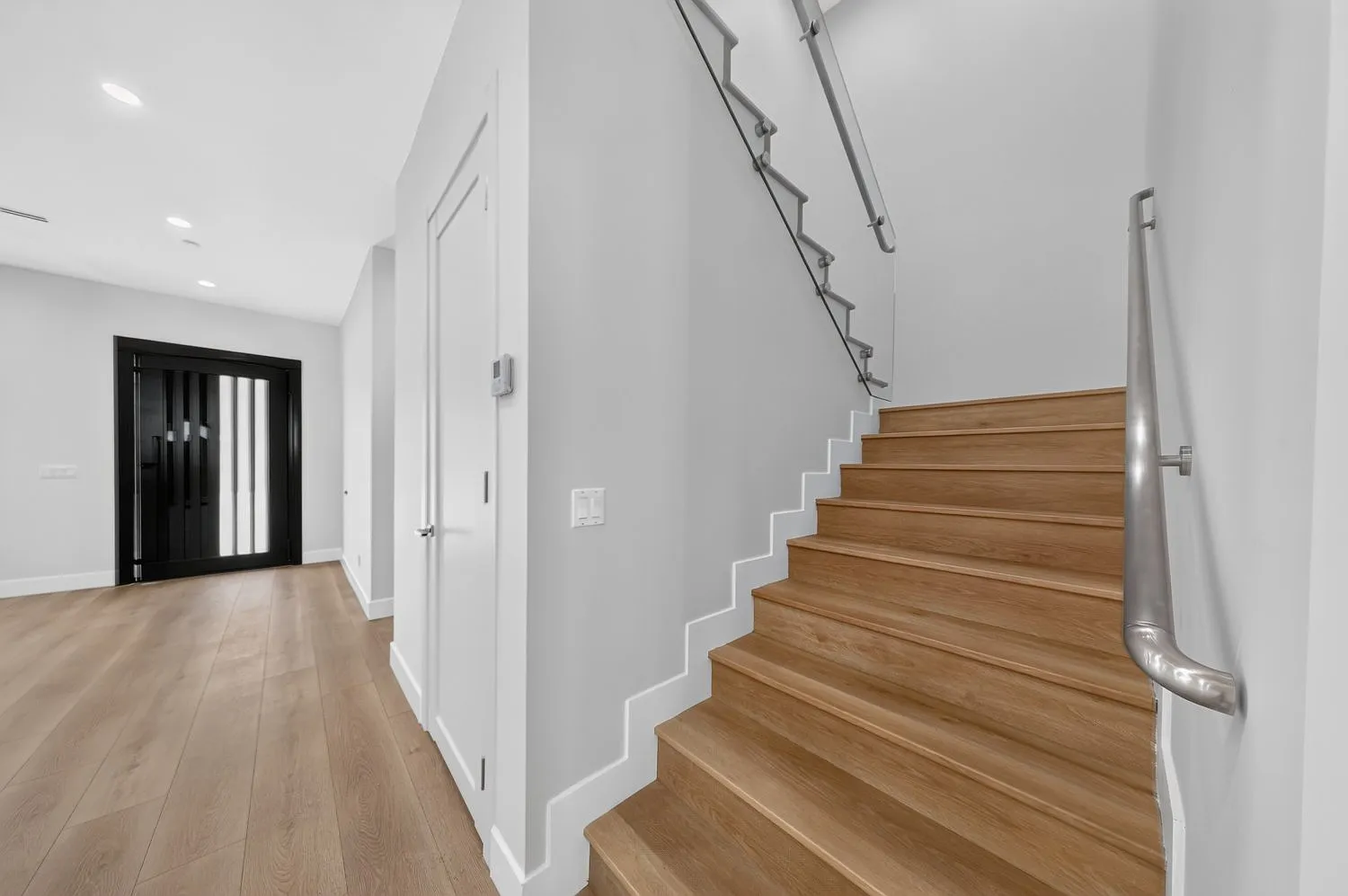 4 bed, 2700 sqft, $5,500 — Photo 4