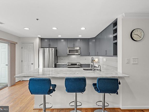 3rd image of 437 Cameron Station Blvd