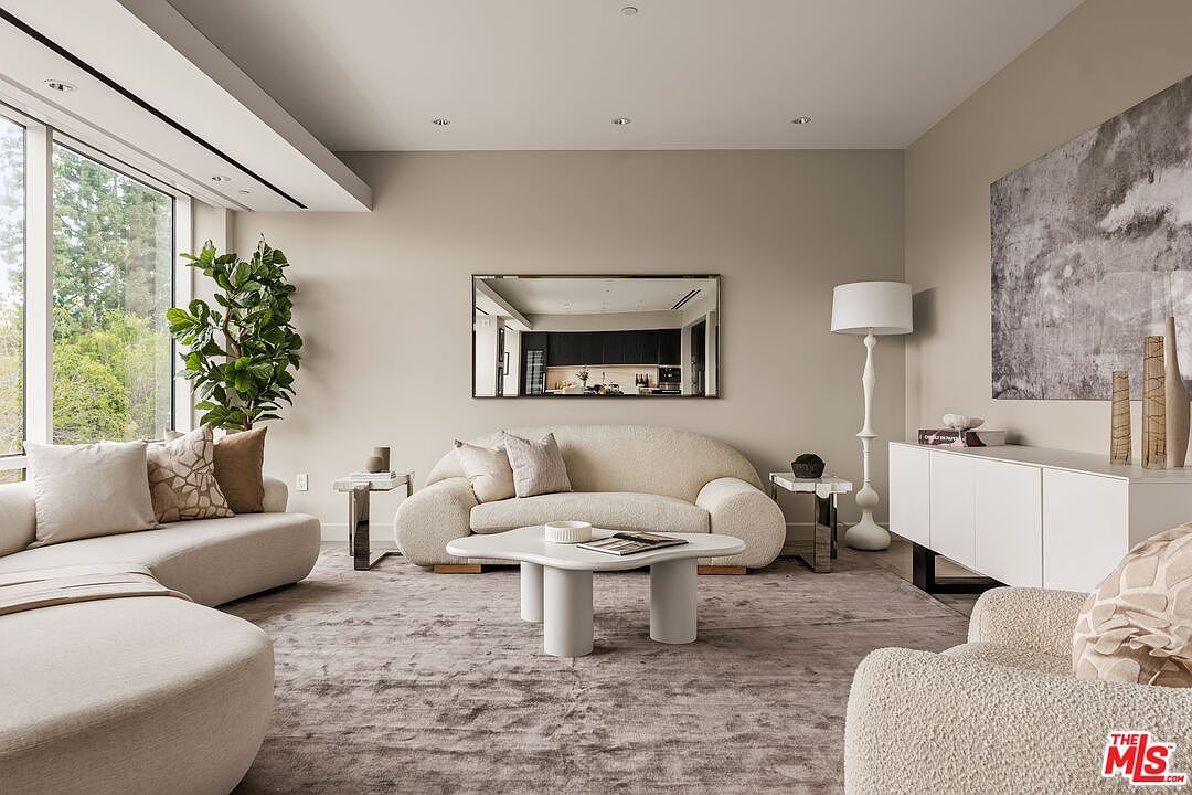 1200 Club View Dr #3S