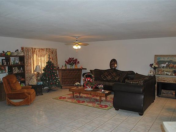 2nd image of 401 Escondido St