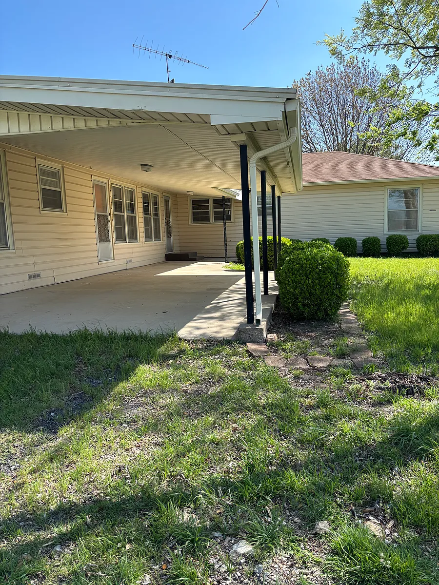 1376 CR 404 - 1376 County Road 404
