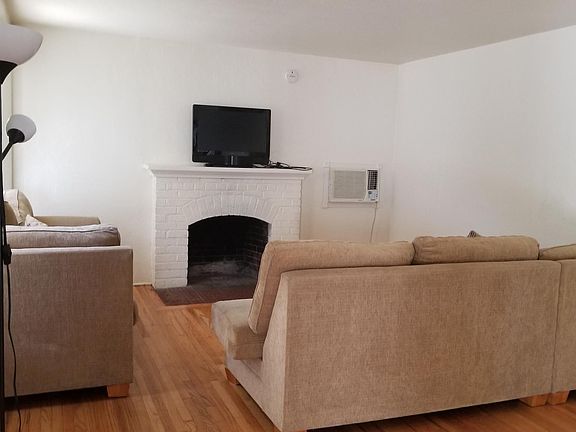 4th image of 4922 Cresita Dr