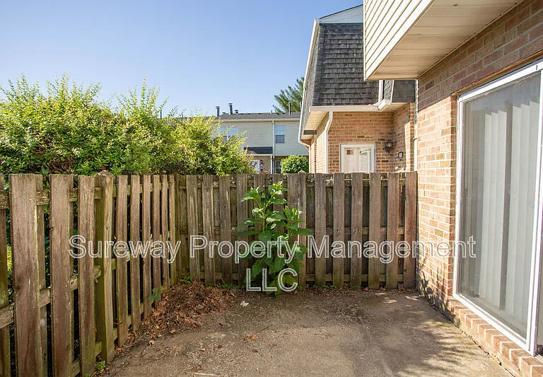 2147 Harbour Dr — Photo 5