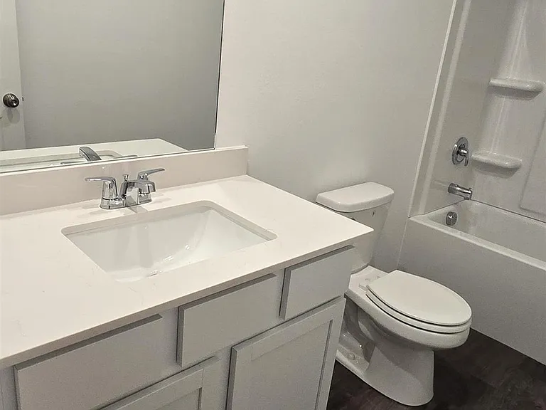 1604 Rambling Brook Dr — Photo 6