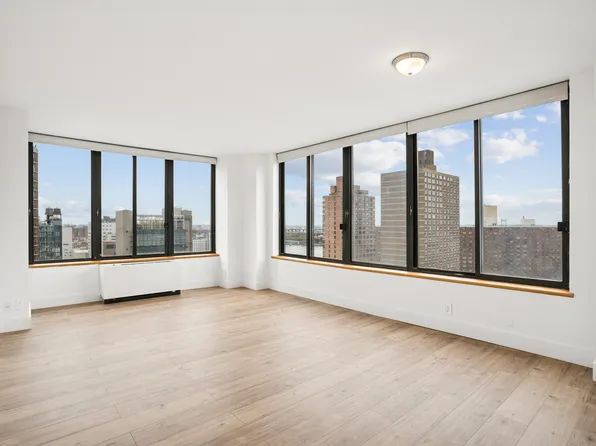 300 East 93rd Street image 2 of 8