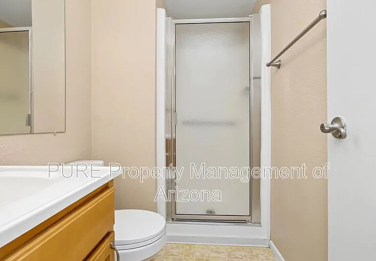1224 E Evergreen St #102 — Photo 22