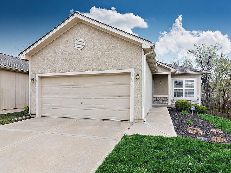 1307 North 131st Terrace Kansas City, KS 66109