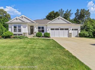 8321 Yellowstone Ln, Lansing, MI